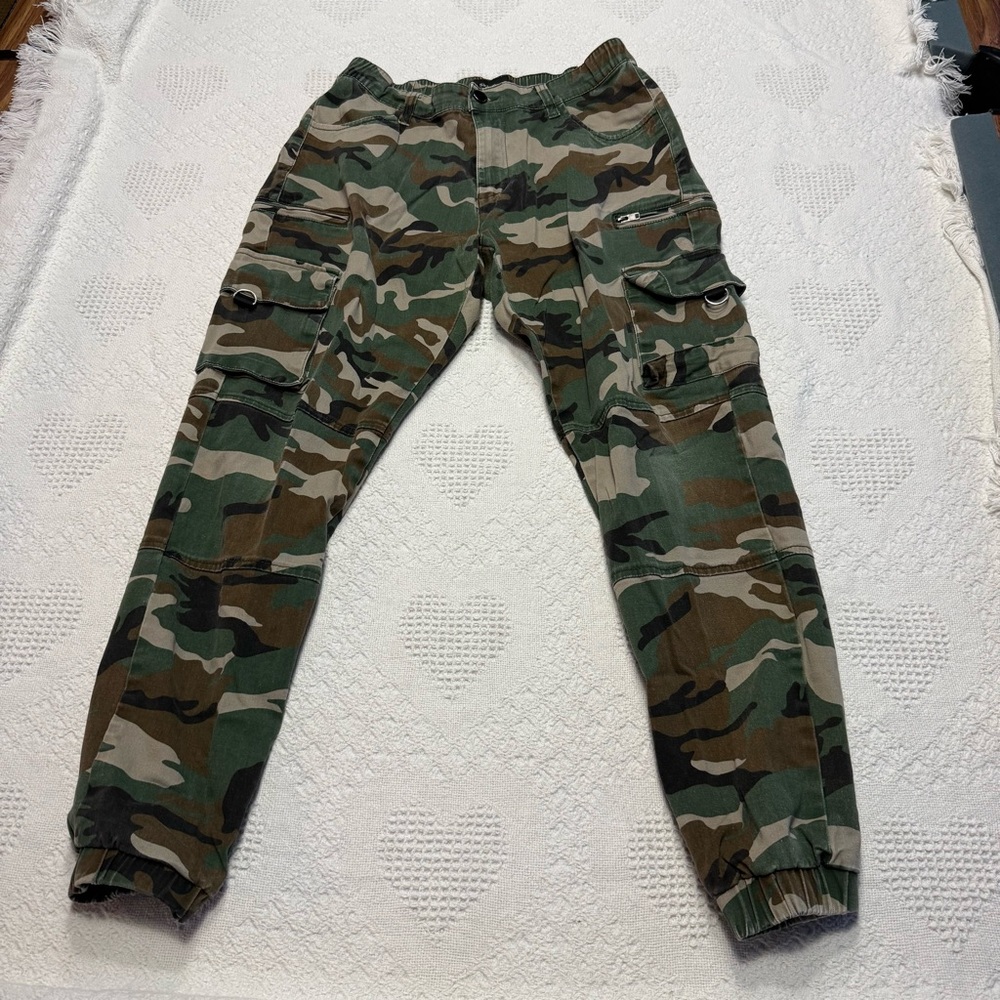 Amazon Camo Cargo Pants (M)